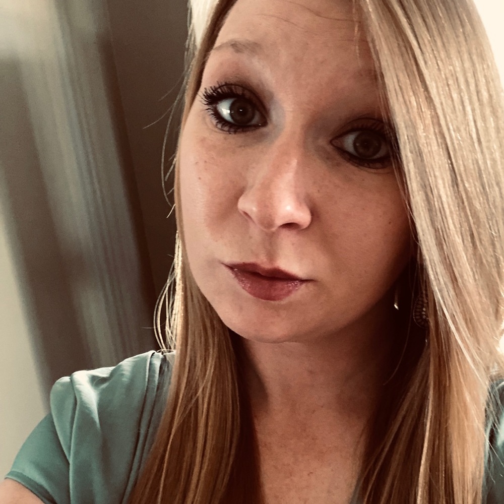 Meet your Posher, Brooke